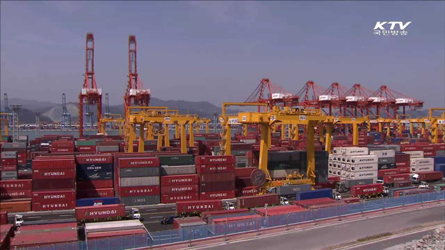 8월 수출 증가세 전환…무역수지 55개월 '흑자'