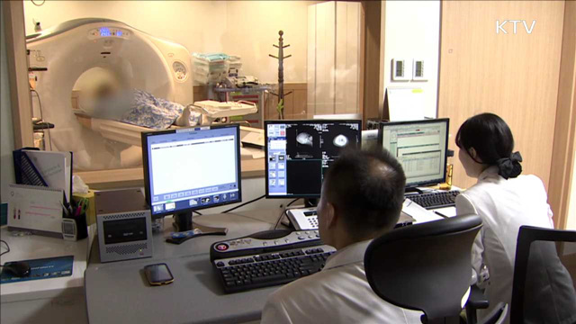 하루 한 갑씩 30년 흡연자 '폐암검진' 실시