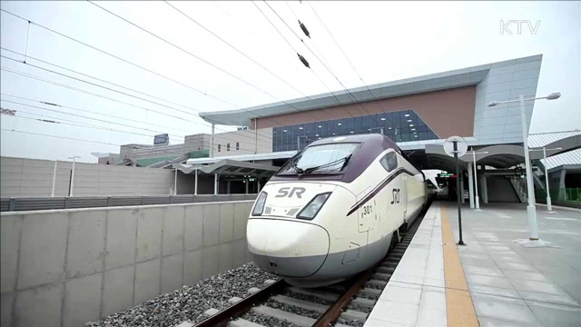 수서고속철도 SRT, 운행 첫 날부터 '북적'