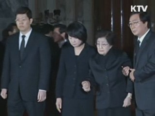 김정은, 이희호 여사·현정은 회장에 '예우'