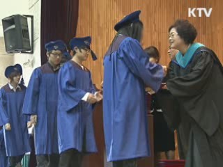 "알몸 졸업식 이제는 없어요"