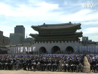 이 대통령 "군대다운 군대로 거듭나야"