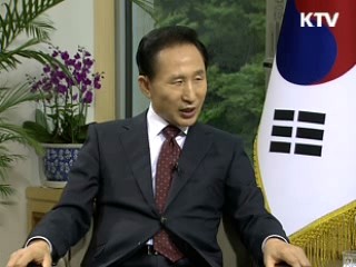 이 대통령 "미디어법, 정치·이념적 해석 안돼"