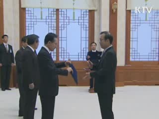 이 대통령 "원전, 안전 최우선"