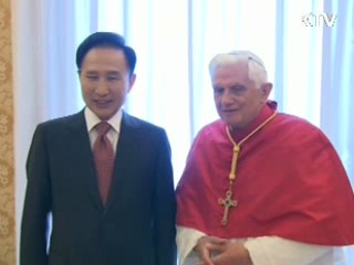 이 대통령 교황 예방…방한 초청