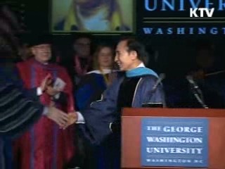 이 대통령 "핵포기시 국제사회 북한 지원"