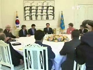 이 대통령 "주변국 단합된 대응 필요"