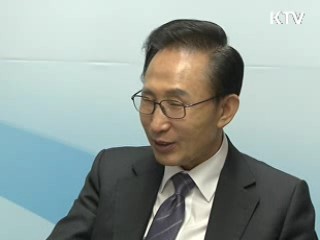 한미 정상 "FTA 발효, 양국 경제발전 기대"