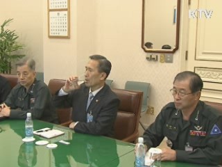 이 대통령 "국방장관 부재중 대북 경계태세 만전"