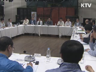 이 대통령 "사회적 약자 보람 갖고 일하도록 해야"