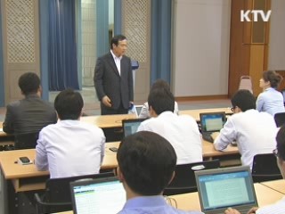 정무수석 김효재, 홍보수석 김두우 내정