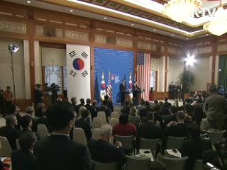 한미 정상 "FTA 타결 오래 걸리지 않을 것"