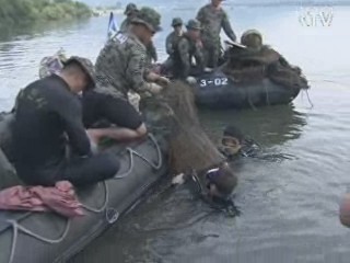 특전사, '한강의 쓰레기를 제거하라'