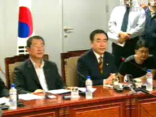 `민주노총 전면투쟁 자세 옳지 않아`