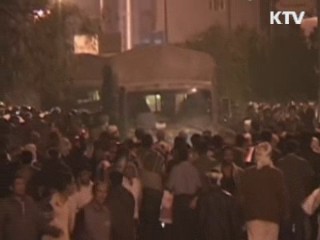 살레 예멘 대통령 사임···'33년 독재 종식'