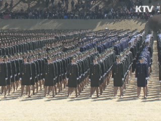 하나된 마음, 강인한 군인정신 필요