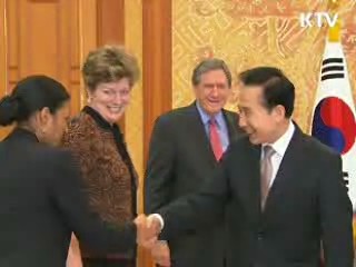 이 대통령, 홀부르크 대표 접견