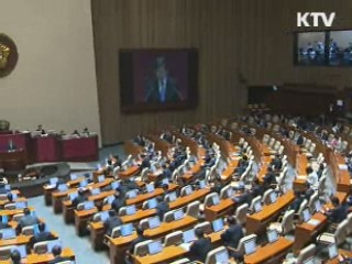 이 대통령 "위기 극복해 경제 체질 바꿀 것"