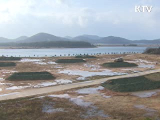 김관진 장관 연평도 방문…"도발시 즉각 응징"