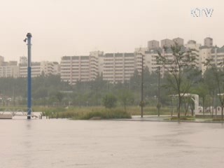 '한강 홍수주의보' 유지···수위조절 비상