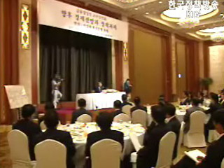 한은 총재 `기업들 적극 투자 나서야`