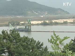 정부, 낙동강 폐기물 47만㎥ 처리 착수