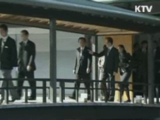 "위안부 문제 해결, 日 정치적 결단해야"