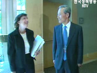 공식협상 D-1, 양국 수석대표 차례로 회견