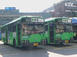 달리는 버스 안에서 음악 공연 [캠퍼스 리포트]