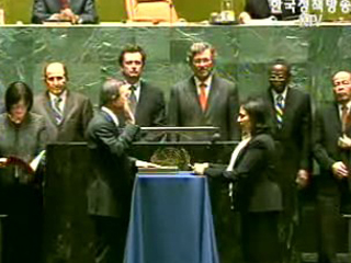 반기문 유엔총장, 역사적인 취임선서