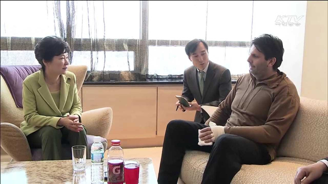 박 대통령, 리퍼트 대사 병문안…"많은 일 해달라"