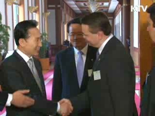 이 대통령, 광주 하계U대회 실사단 접견