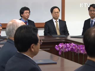 업무보고도 '안보'와 '중소기업' 우선