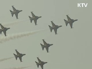 국산 훈련기 T-50 수출길 열렸다