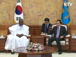 이 대통령, 마하마 가나 부통령 접견