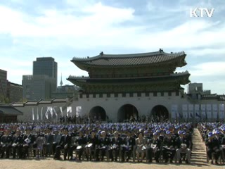 이 대통령 "군대다운 군대로 거듭나야"