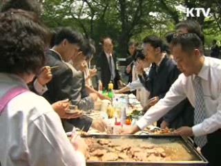 청와대, 국산 돼지고기 시식 행사