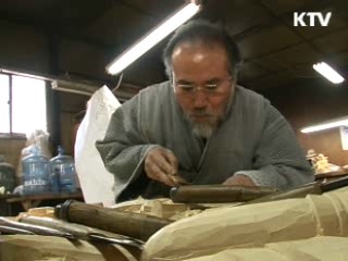 생명을 불어넣는 손끝의 예술-목조각장 박찬수