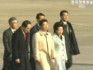 노 대통령 `ASEAN＋3` 참석차 출국